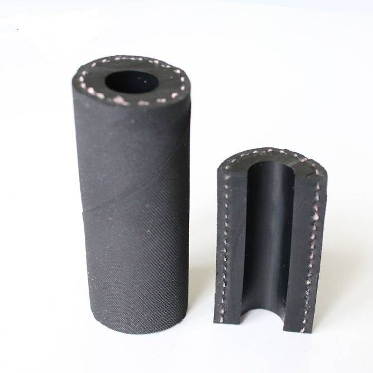 CYT heavy duty sandblasting rubber hose cross-section showing abrasion resistant inner tube for steel shot and grit blasting.